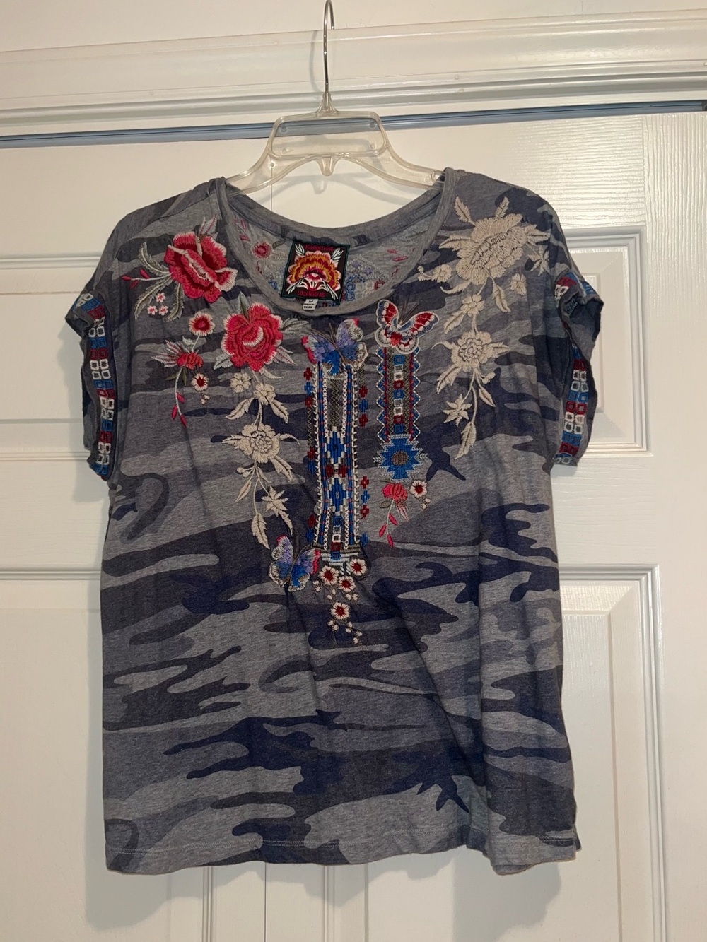 Johnny Was Floral Embroidered Summer Top, size M